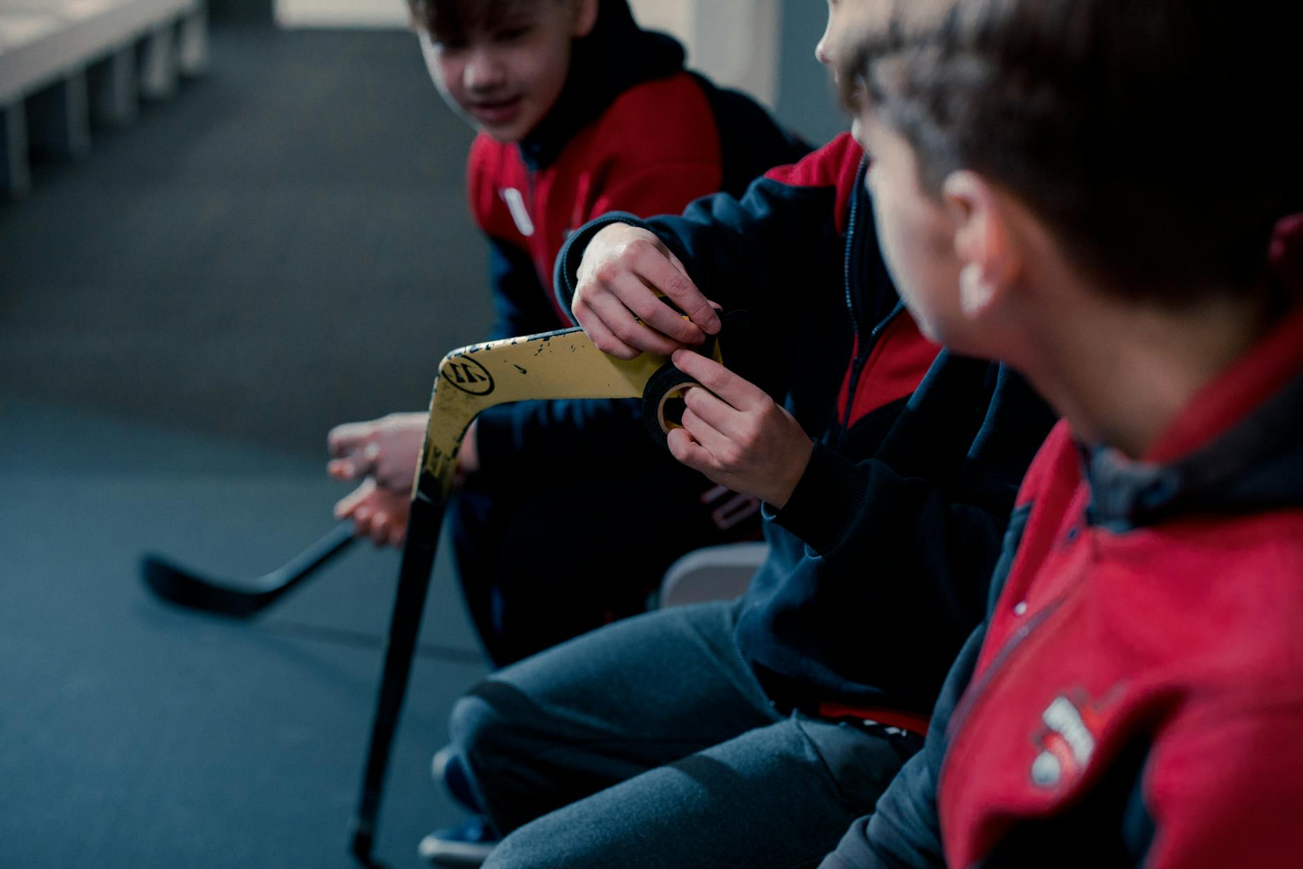 Kademe mi Sezon mu? Küçük Liglerde Eşleştirme, Büyüme ve Sponsorları Etkileyen 7 Kritik Fark (Karşılaştırma)