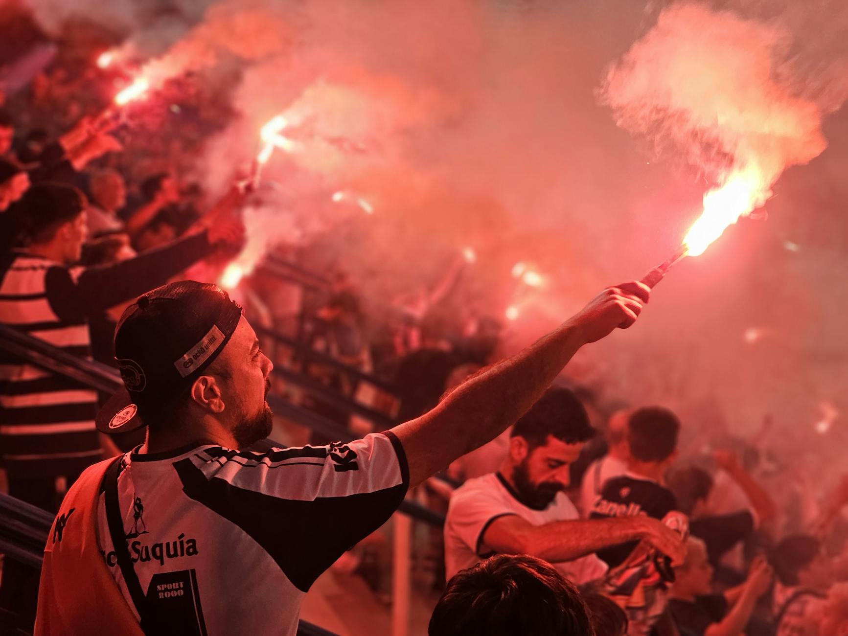 Seyirciyi Bağlayan 9 Mikro‑Ödül Mekanizması — Küçük Lig Yayınlarında Sponsoru, İzleyiciyi ve Oyuncuyu Aynı Anda Tatmin Eden Uygulamalar