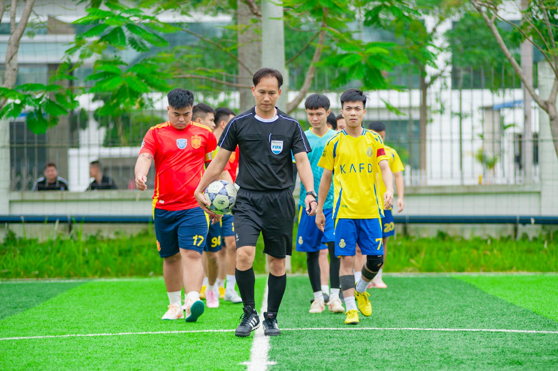 Rehber: Hakem Akademisi — Küçük Liglerde 4 Saatte Uygulanacak Eğitim Modülleri, Değerlendirme Testleri ve İtiraz Protokolü